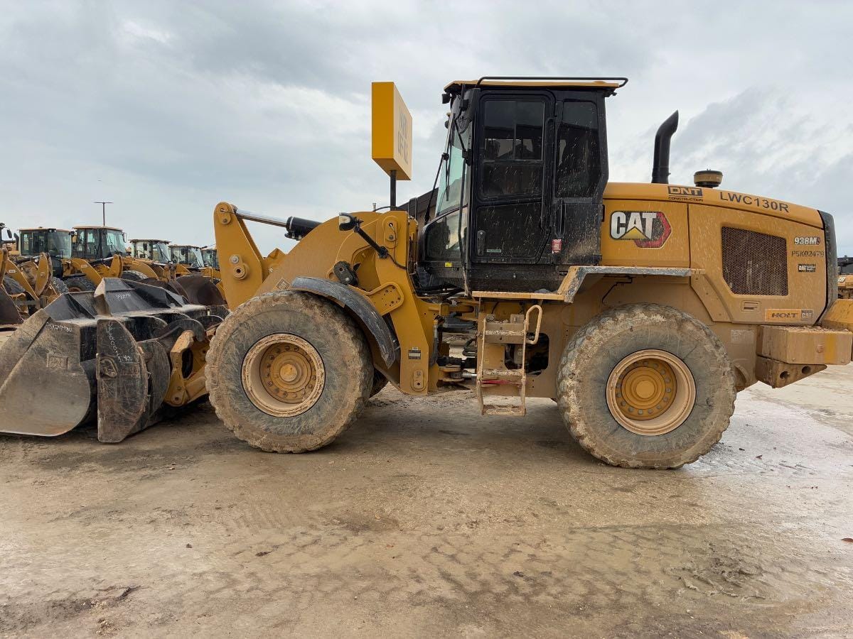 2021 CAT 938M QC