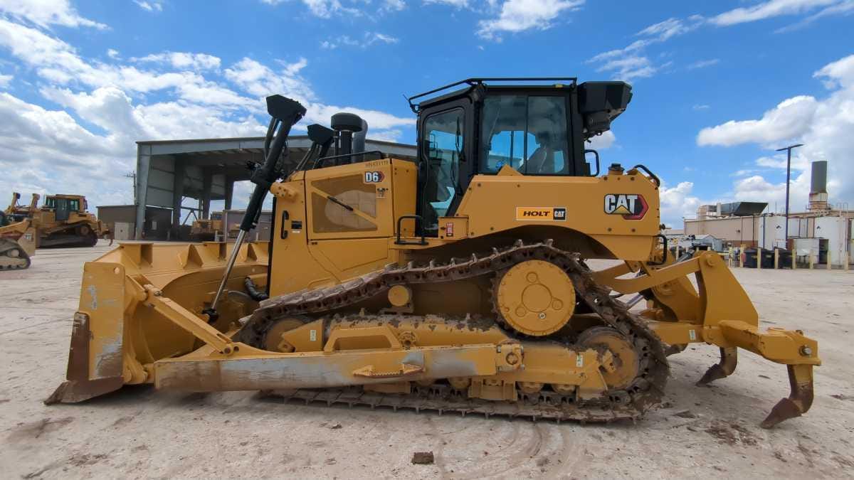 2023 CAT D6