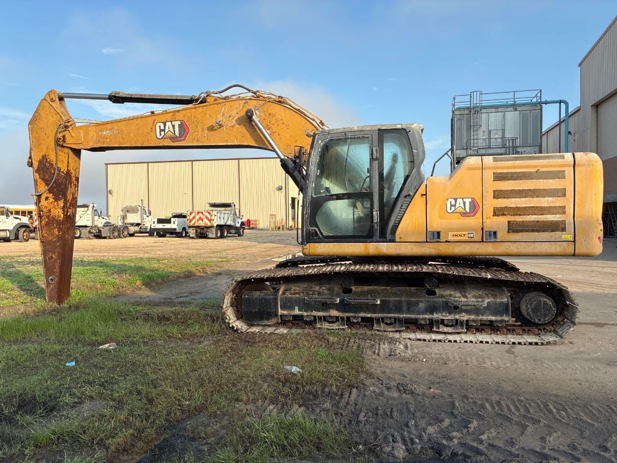 2023 CAT 330GC