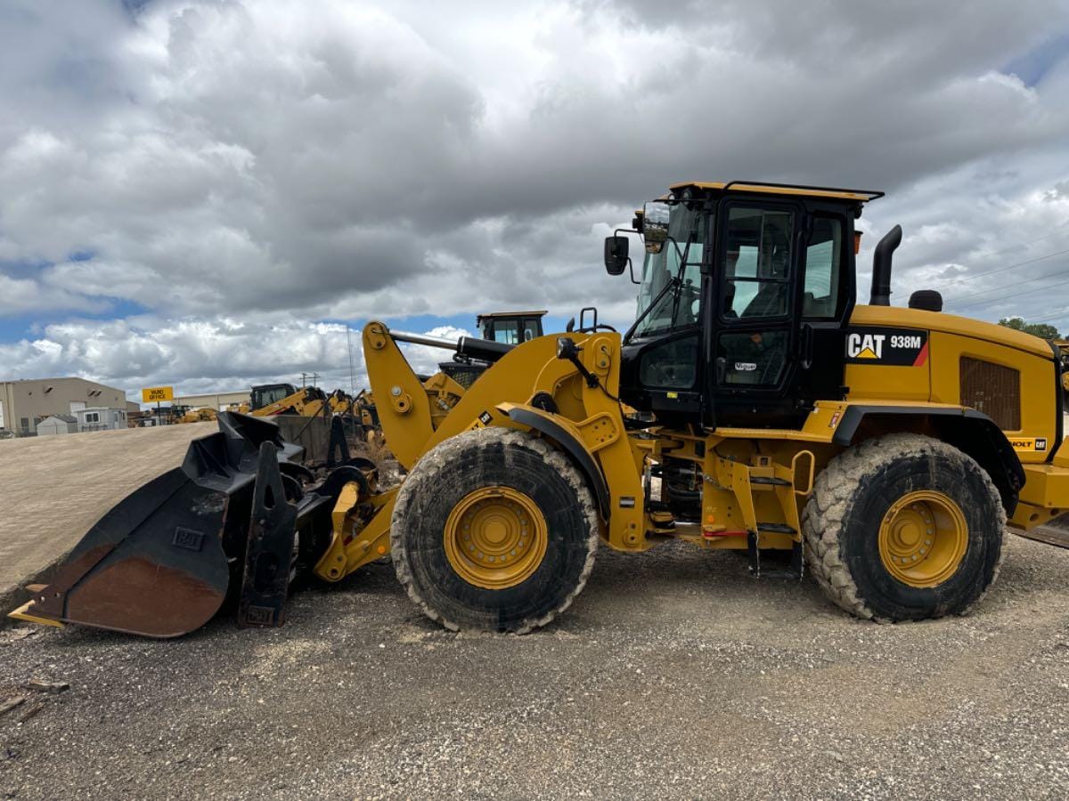 2019 CAT 938M QC