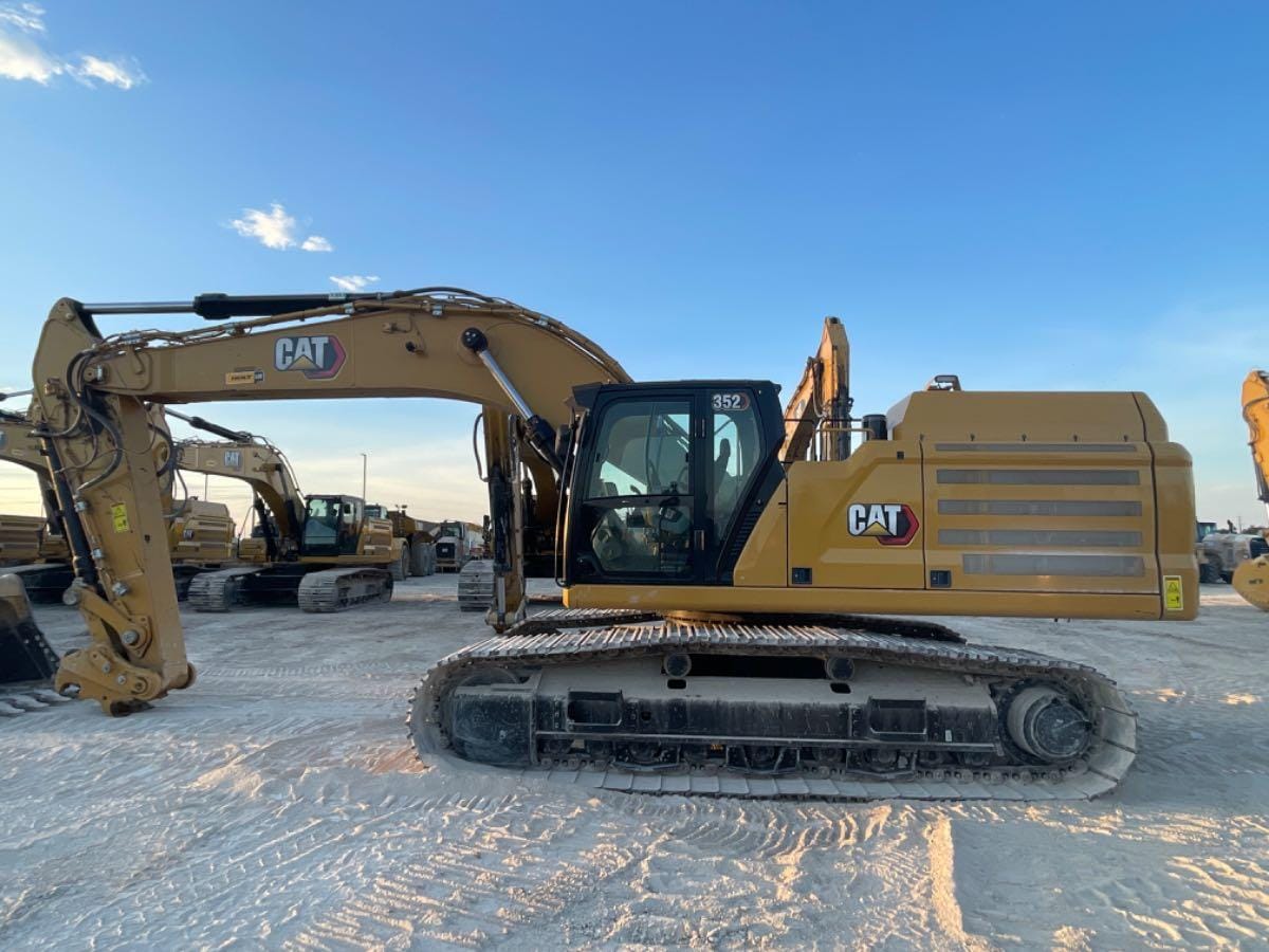 2023 CAT 352 11 TC