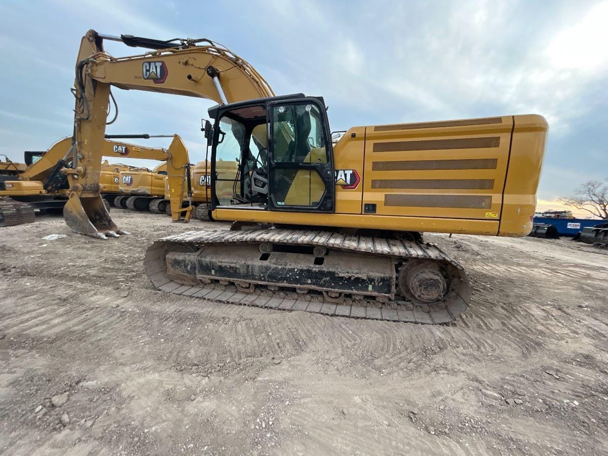 2023 CAT 340 10 TC