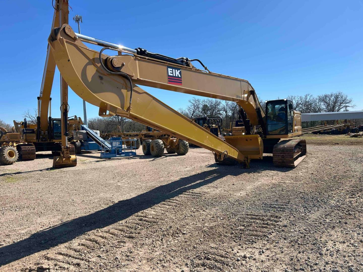 2023 CAT 340 LRF