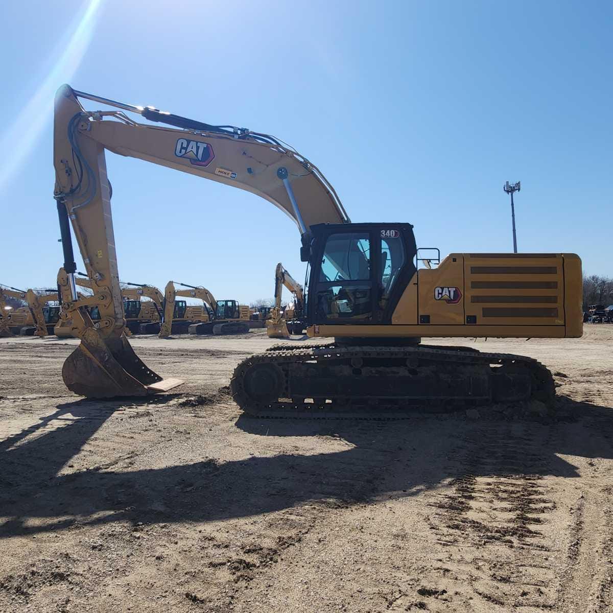 2023 CAT 340 12 TC
