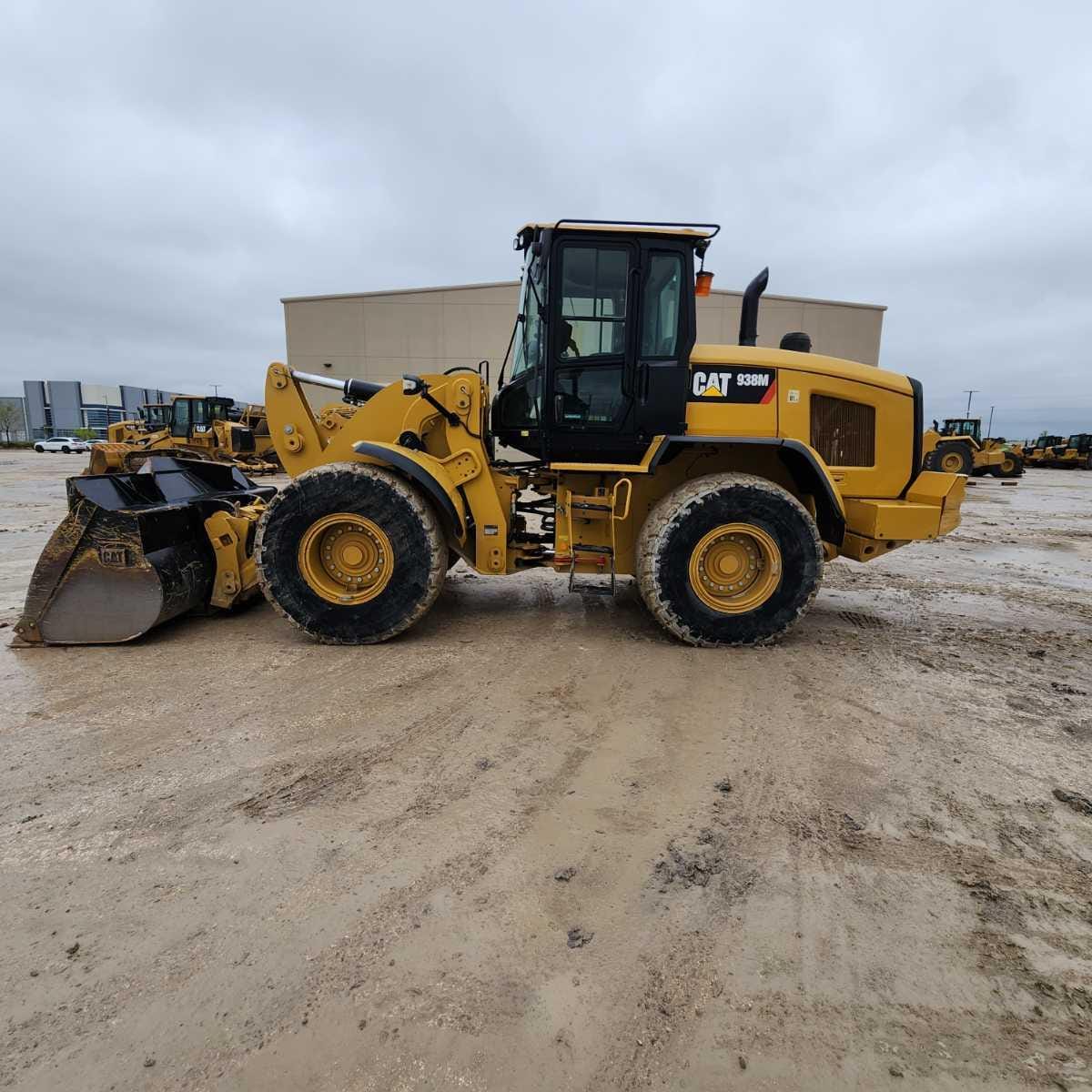 2017 CAT 938M