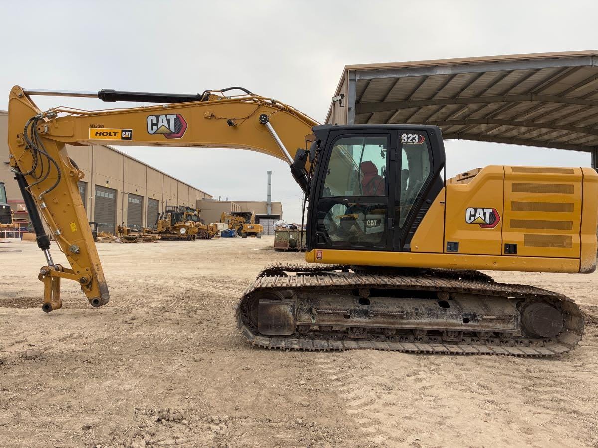 2023 CAT 323 TC