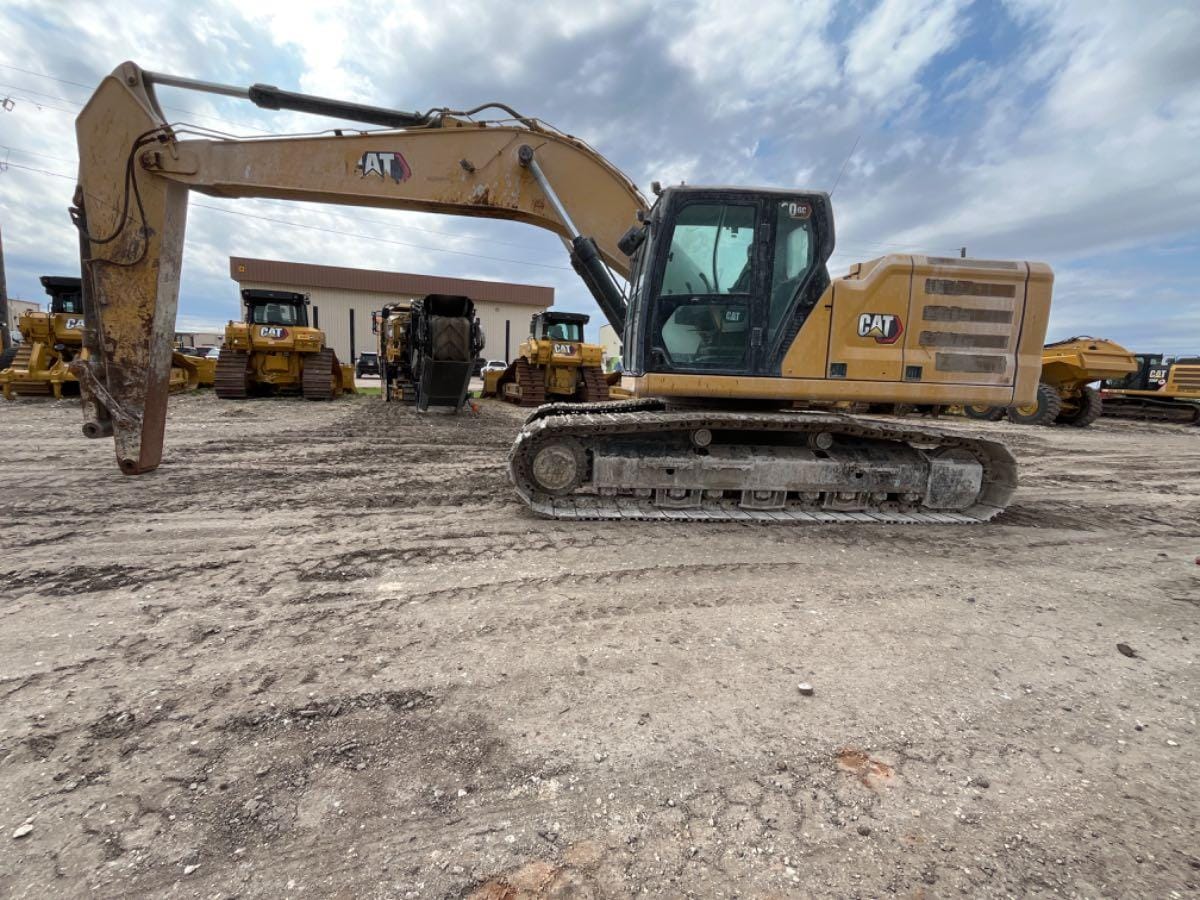 2023 CAT 330GC