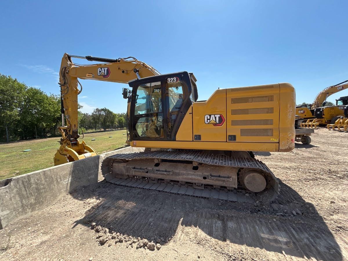 2023 CAT 323 TC