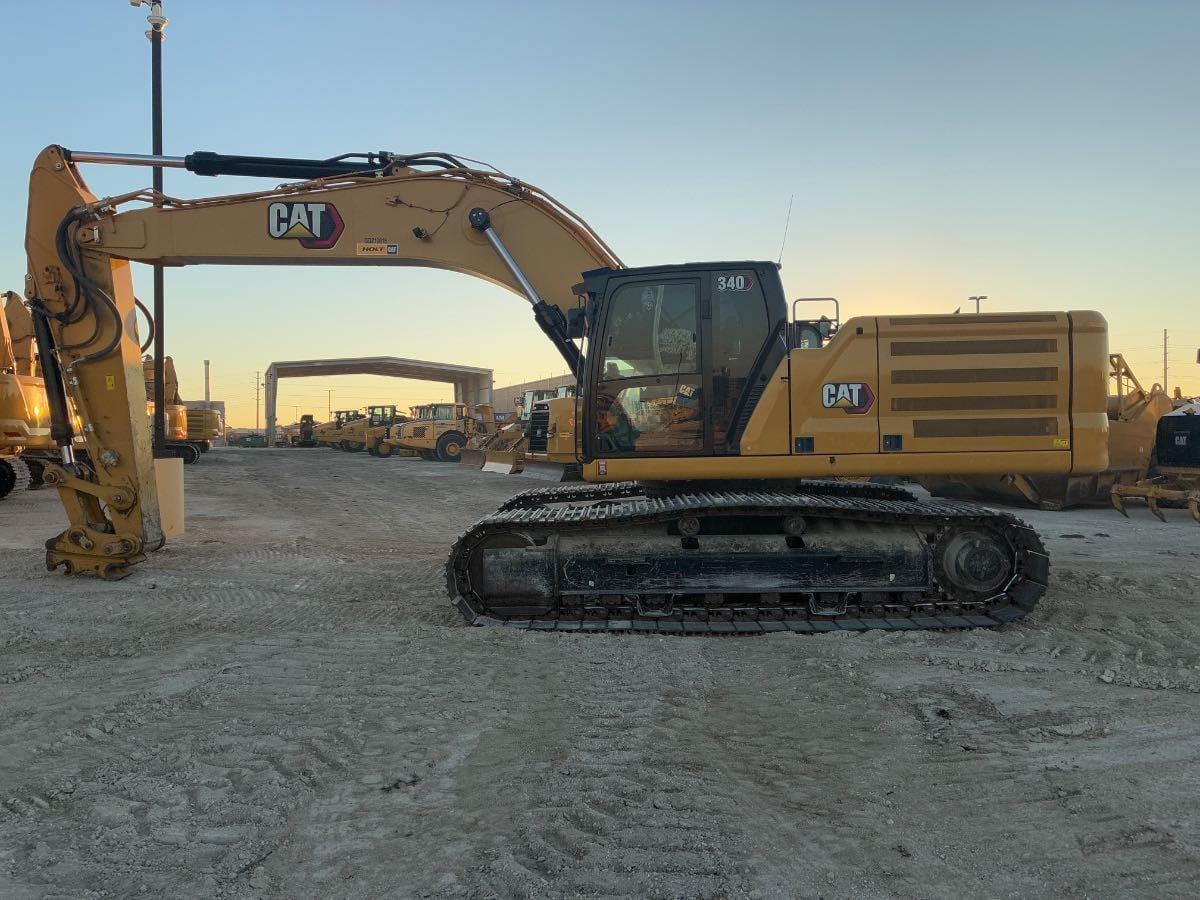 2023 CAT 340 10 TC