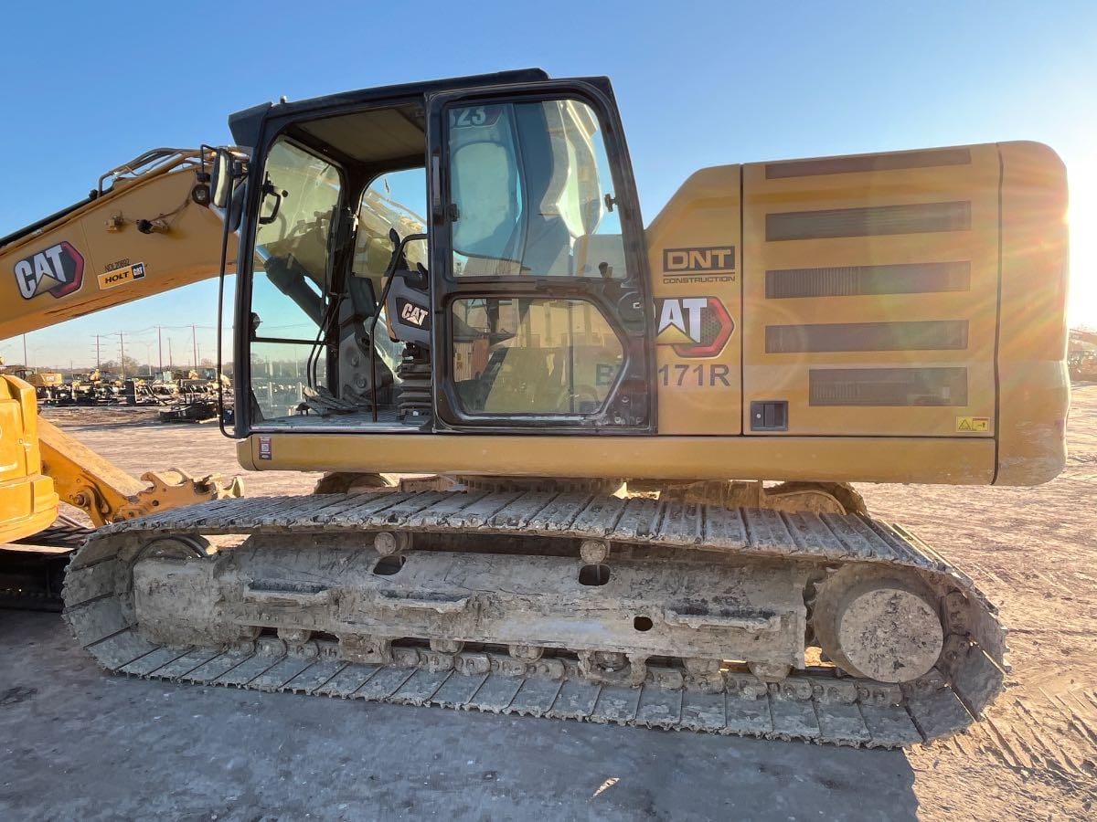 2023 CAT 323 TC
