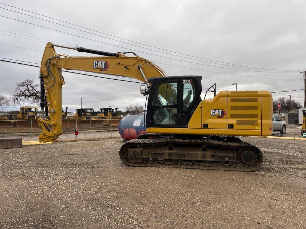 2023 CAT 323 TC3