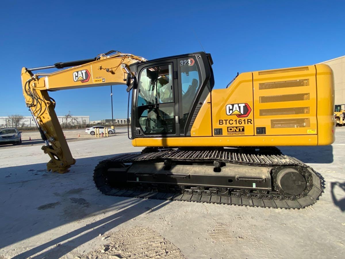2023 CAT 323 TC