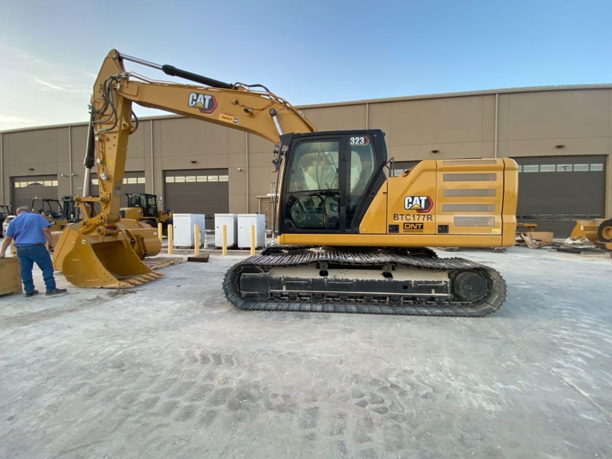 2023 CAT 323 TC