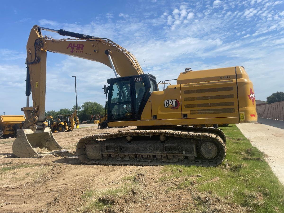2022 CAT 352
