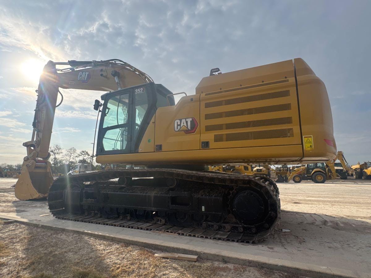 2022 CAT 352 11 TC