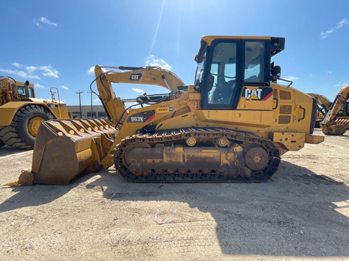 2017 CAT 963K