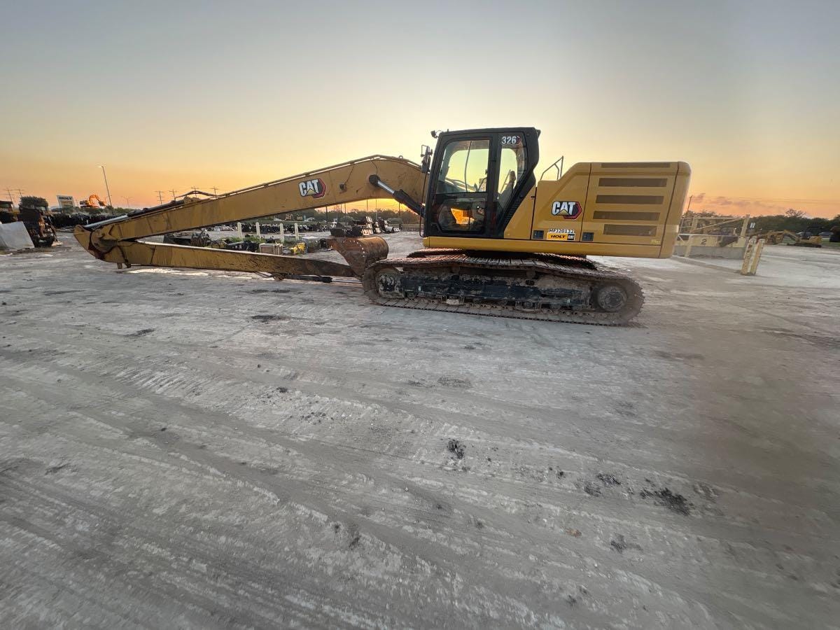 2022 CAT 326 LRF