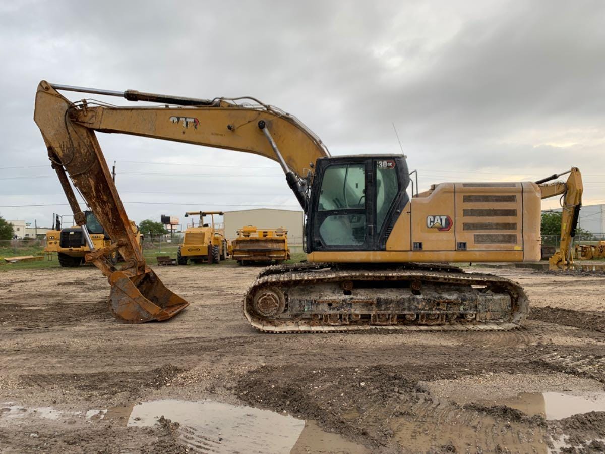 2022 CAT 330GC LRF