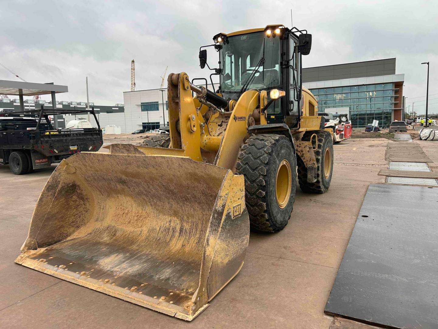 2022 CAT 930M
