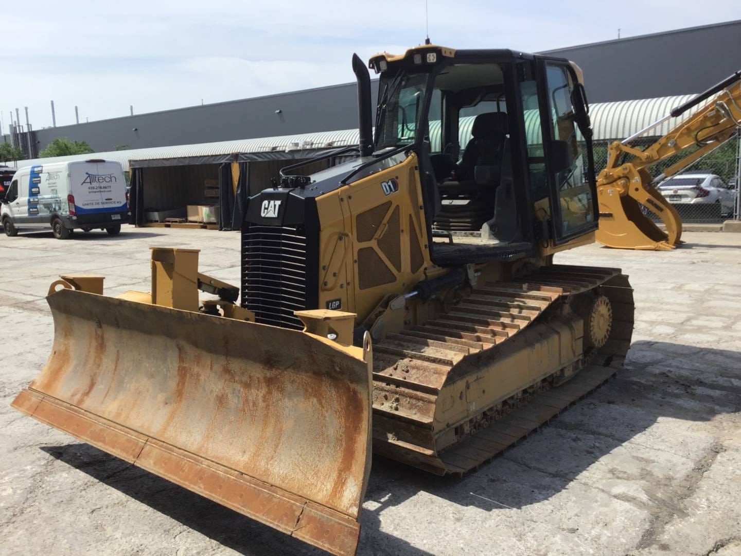 2024 CAT D1-12B LGP
