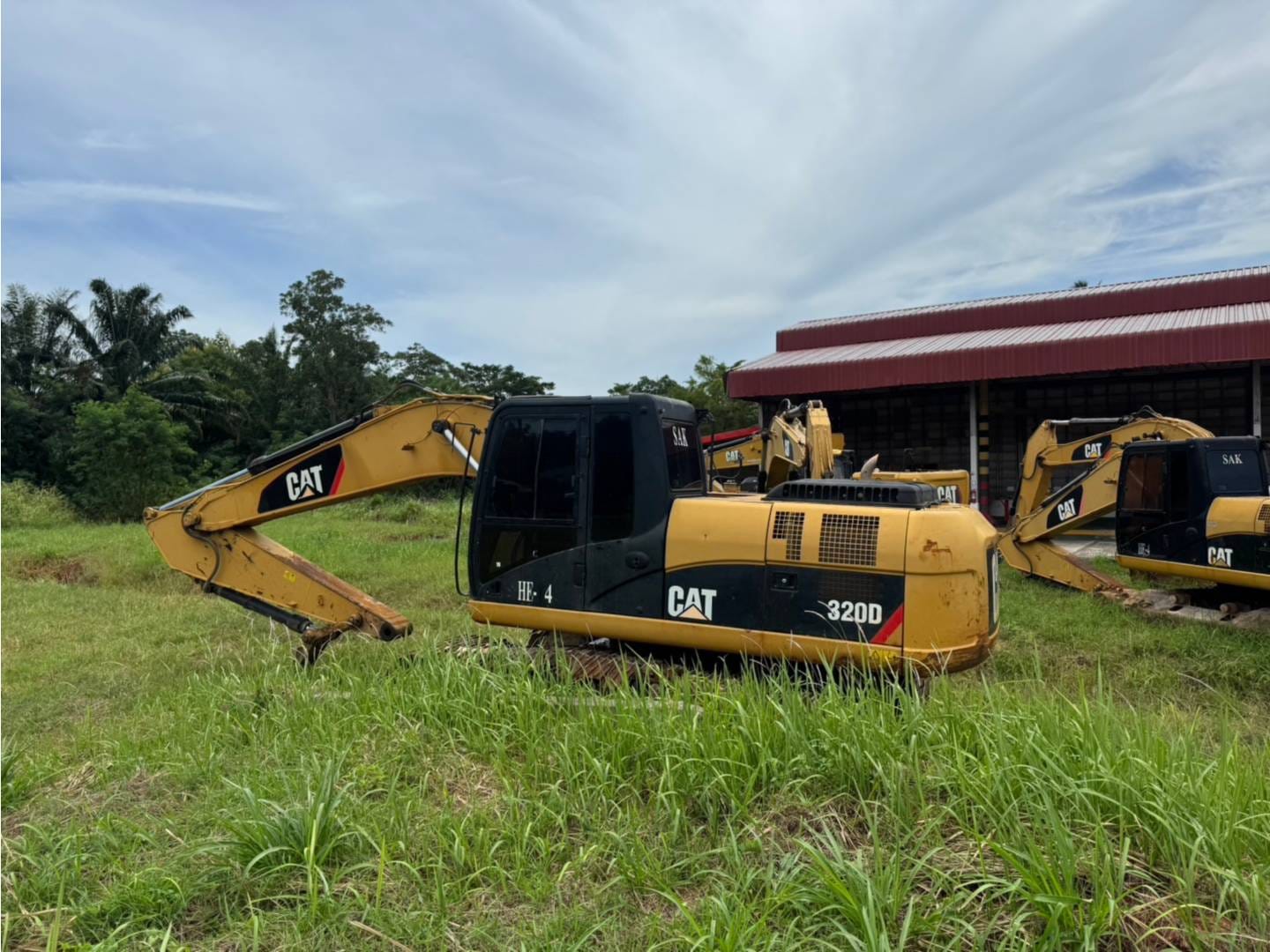 2013 CAT 320D