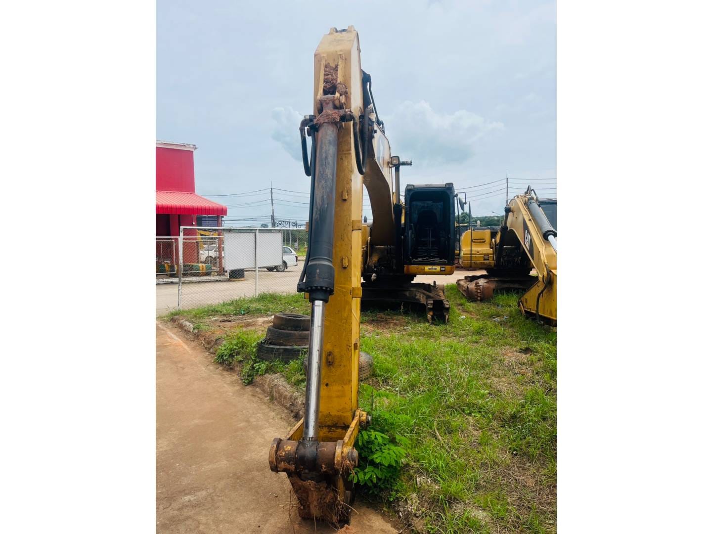 2013 CAT 320D
