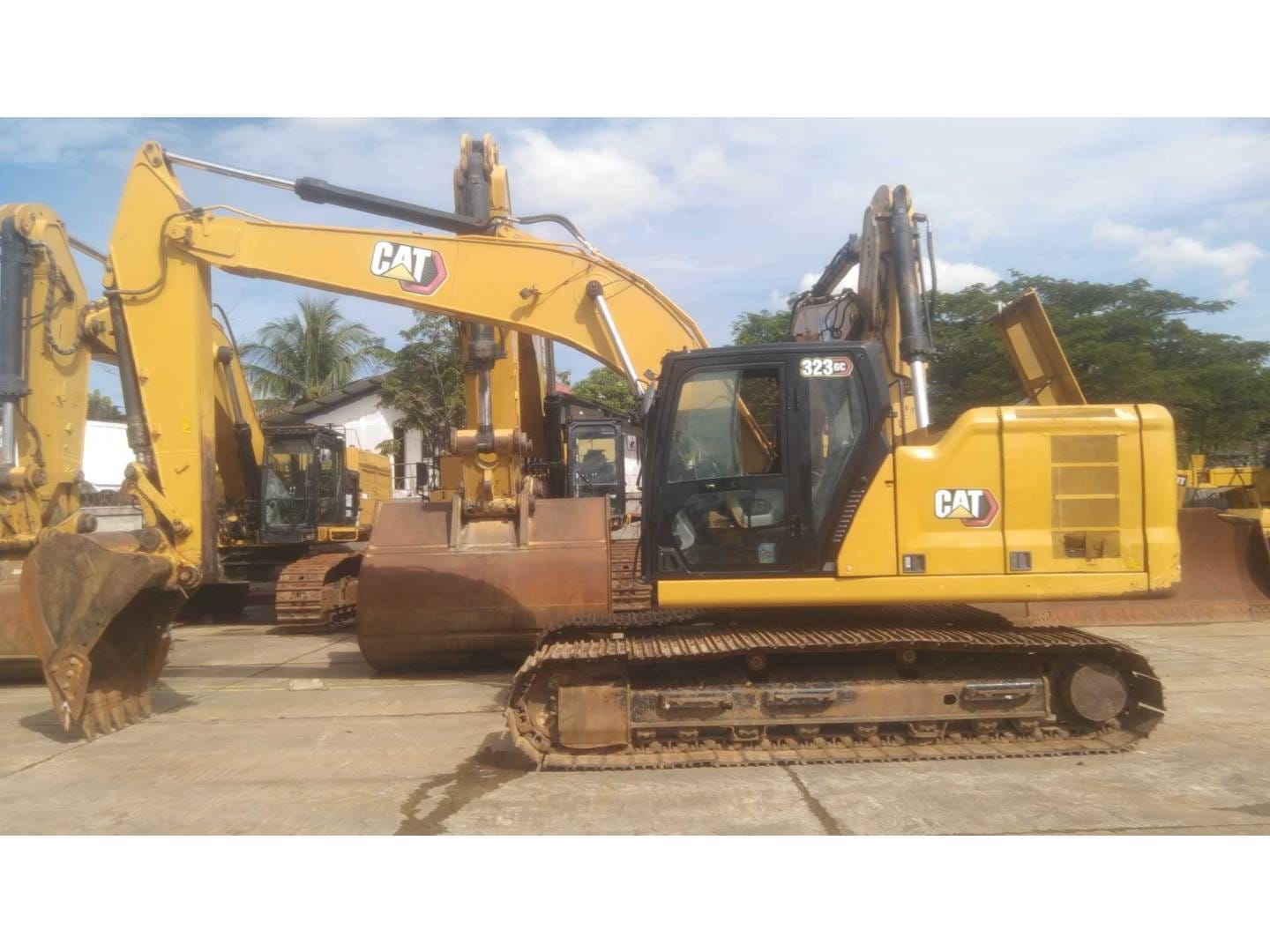 2021 CAT 323-07GC