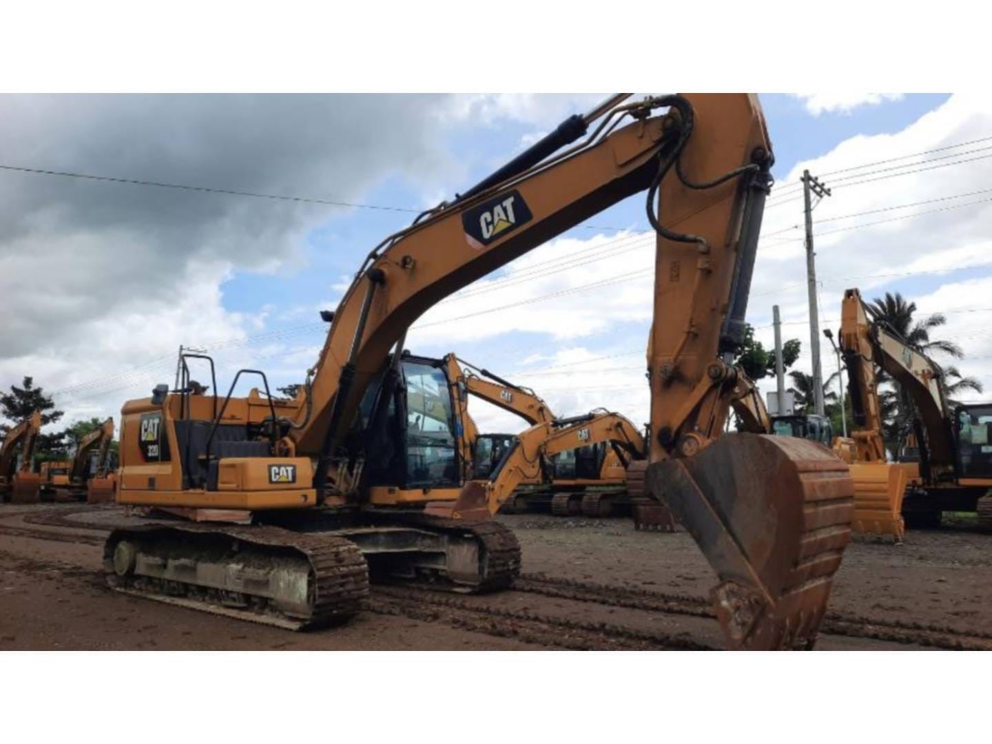 2018 CAT 320-07