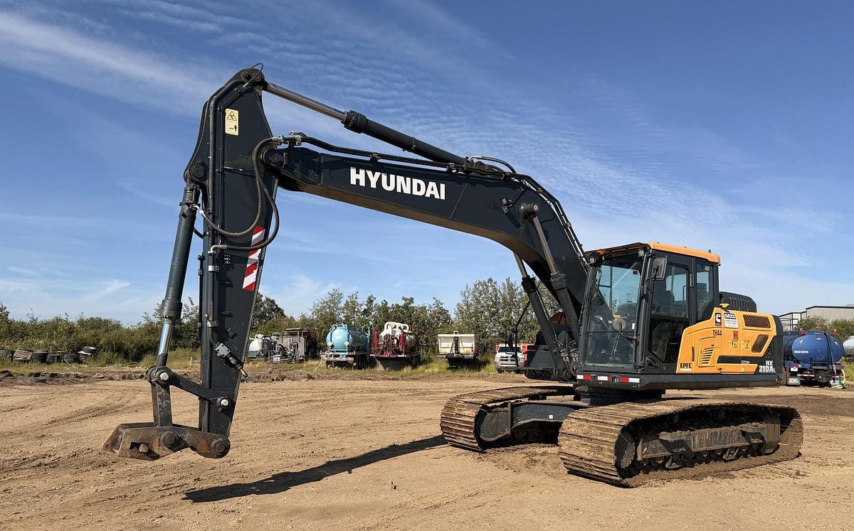 2022 Hyundai HX210AL Excavator