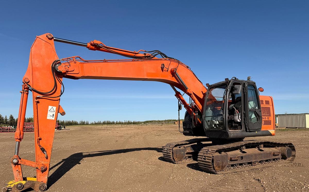 2015 Hitachi 225US Excavator