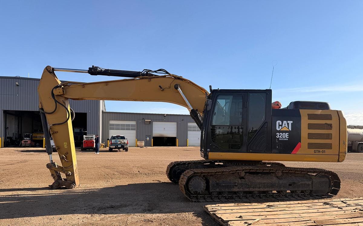 2014 CAT 320E Excavator