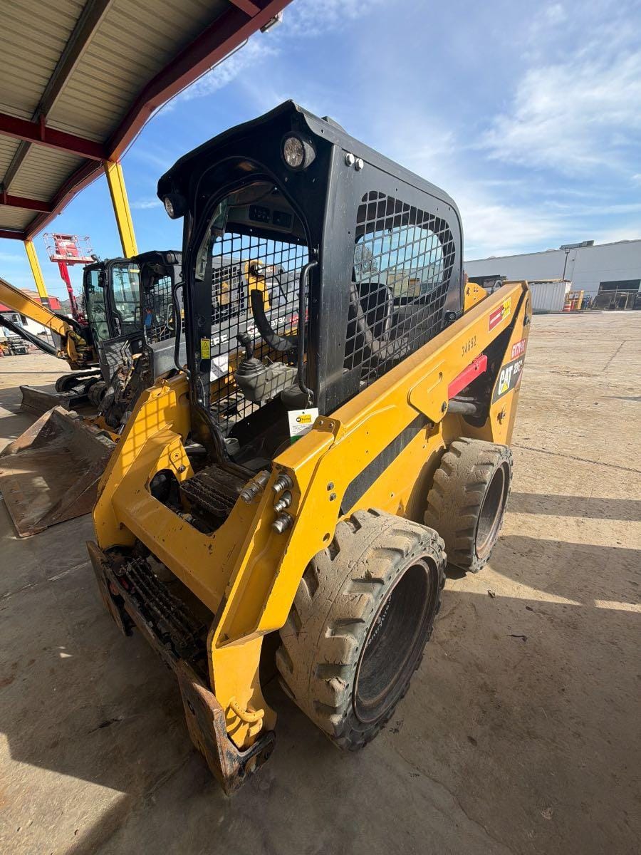 2017 CAT 236D
