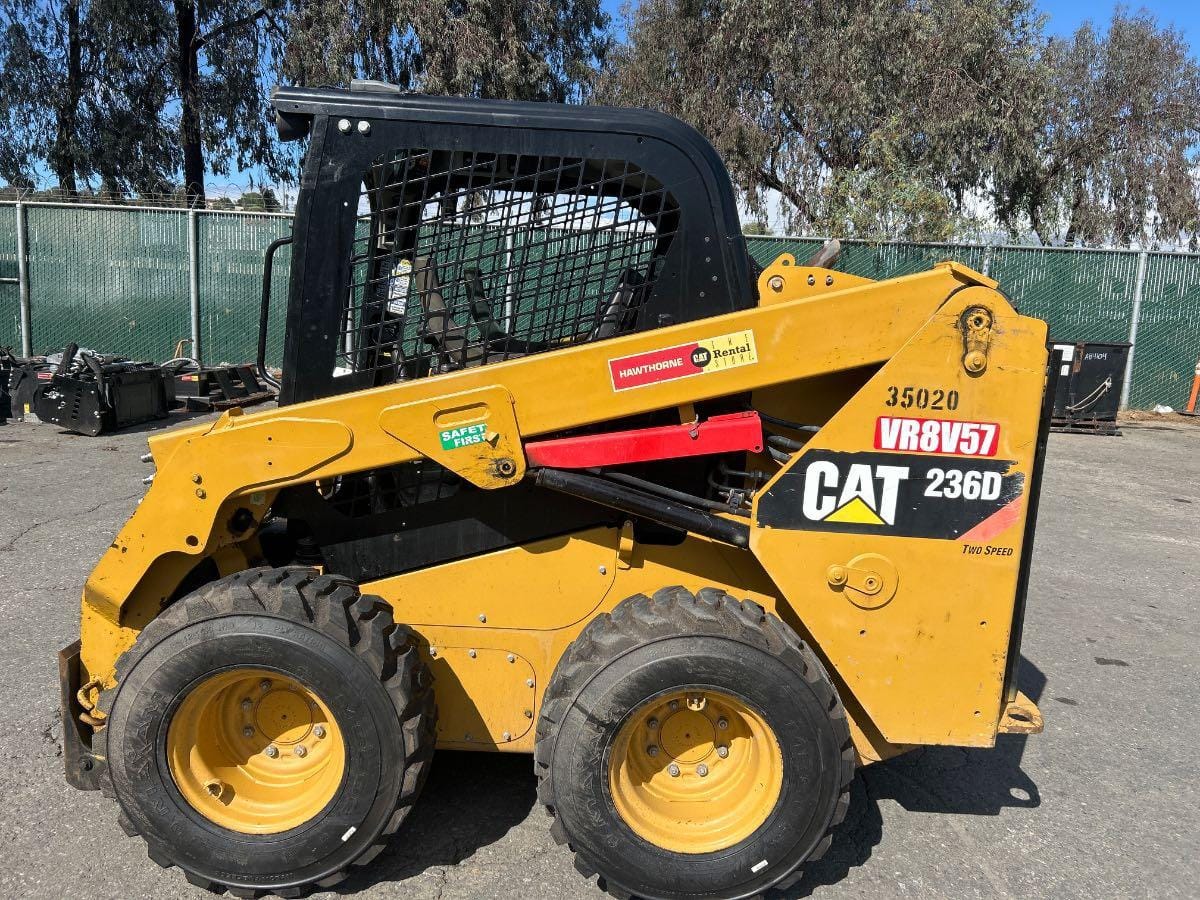 2018 CAT 236D