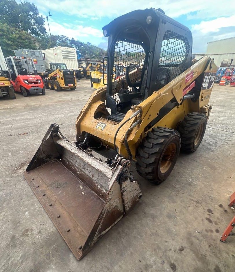 2017 CAT 246D