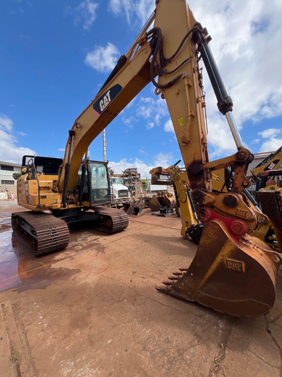 2016 CAT 323FL