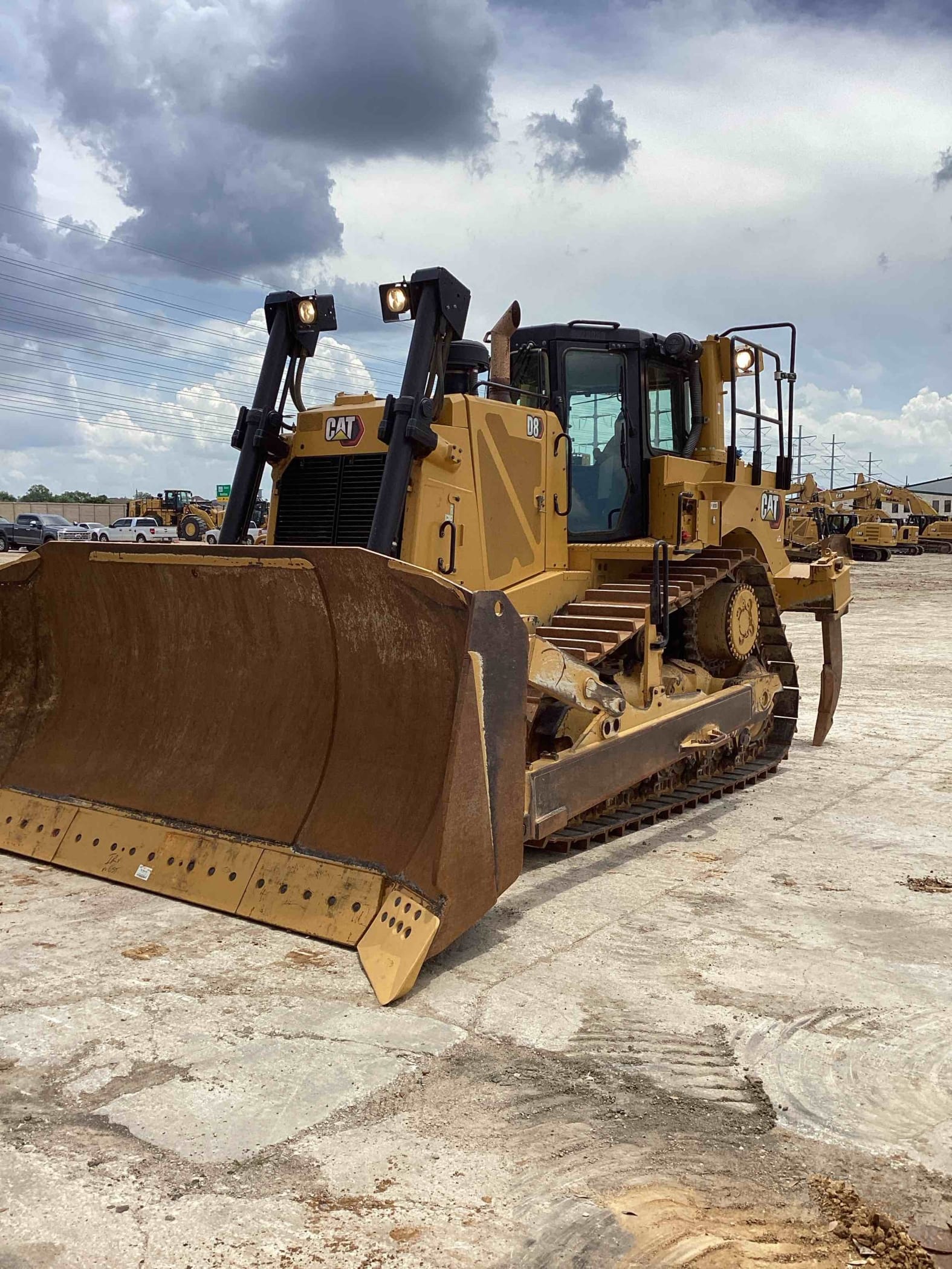 2023 CAT D8-21
