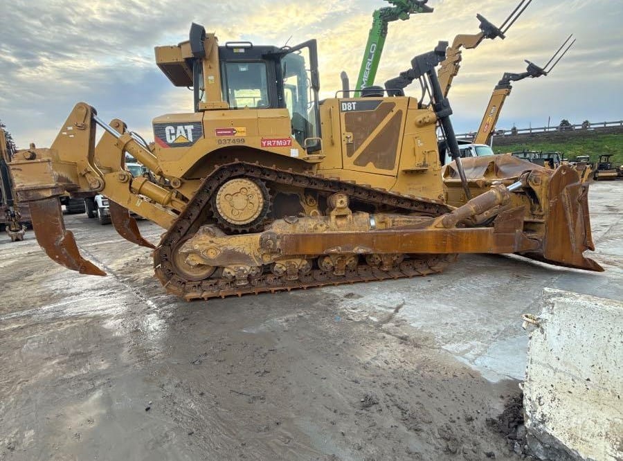2018 CAT D8T