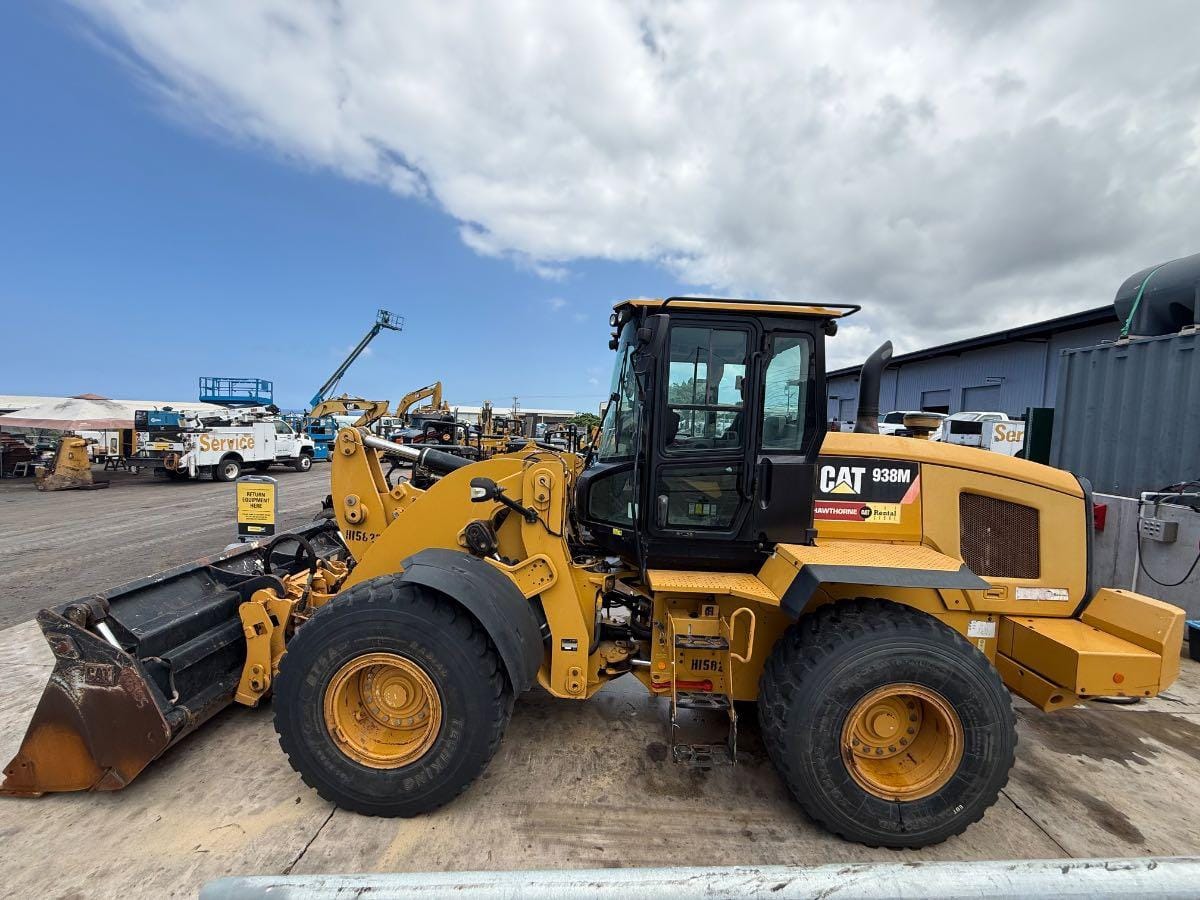 2017 CAT 938M
