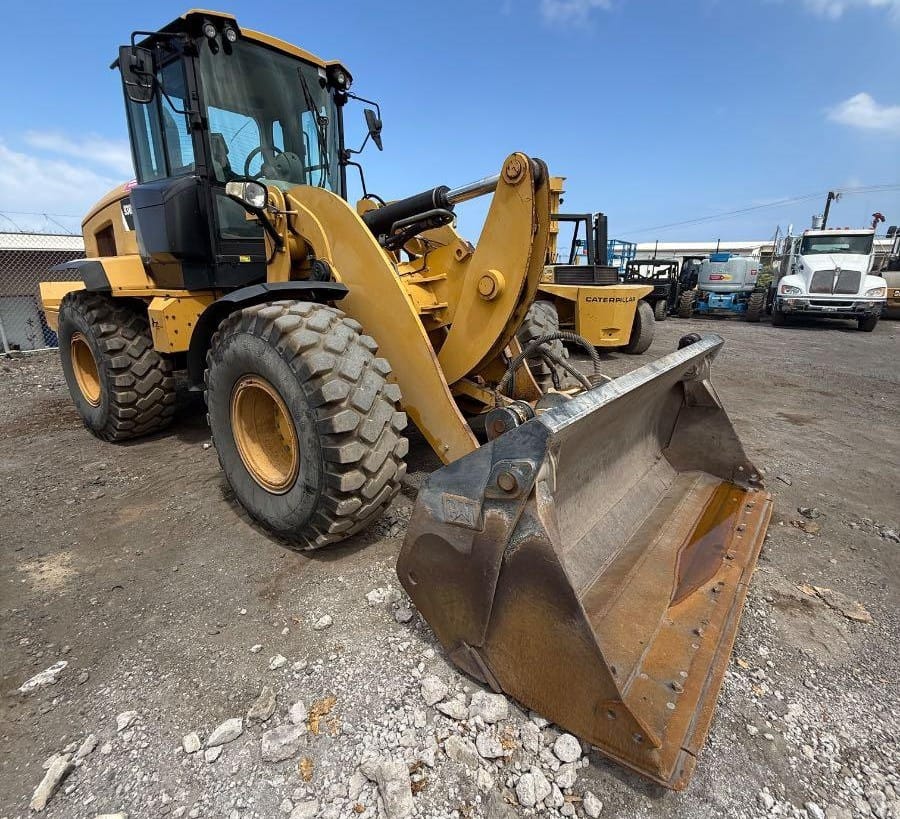 2016 CAT 938M