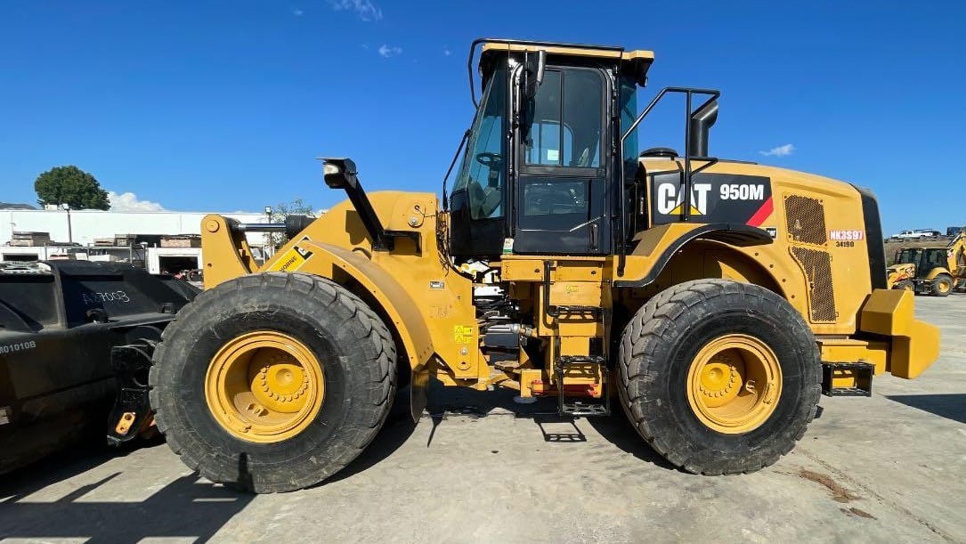 2016 CAT 950M