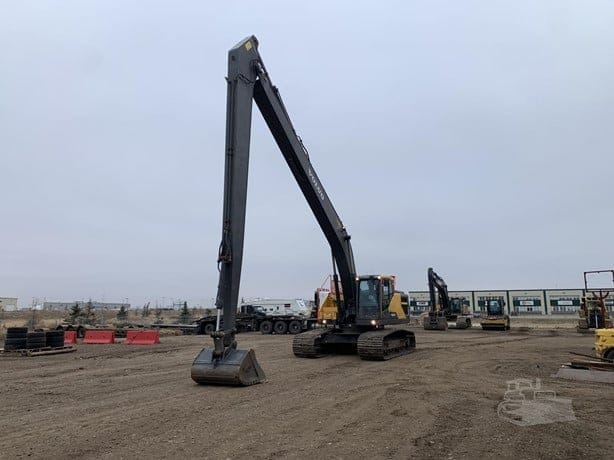 2018 VOLVO EC300E LR