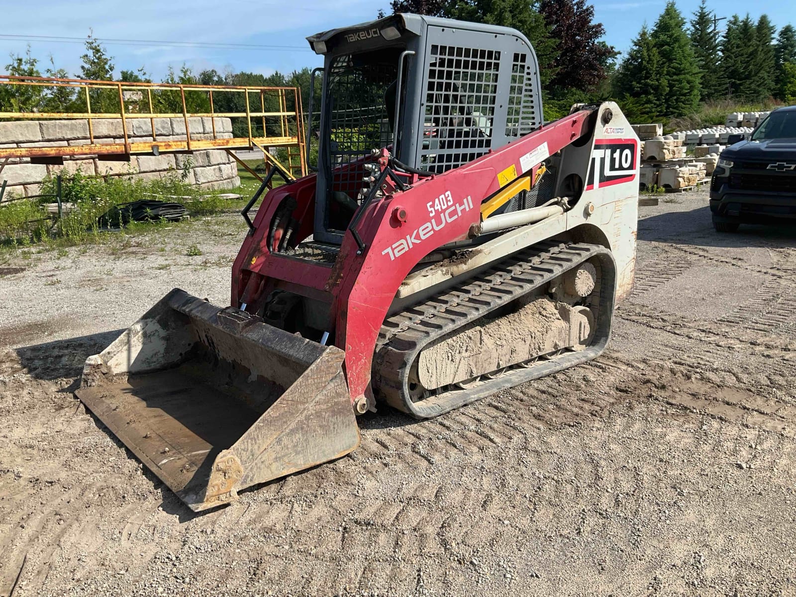 2012 Takeuchi Mfg. Co. Ltd. TL10