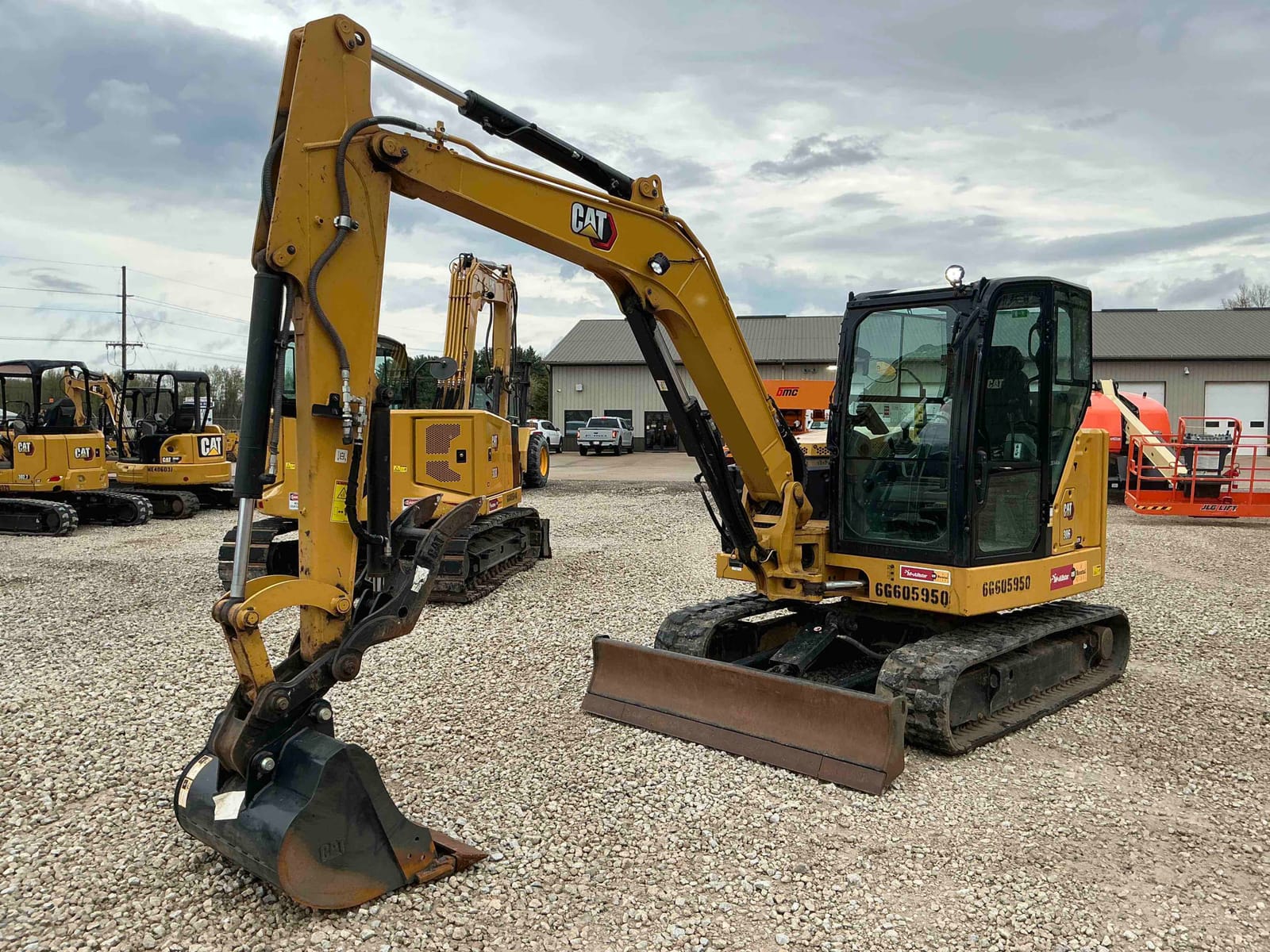 2022 Cat 30607CR