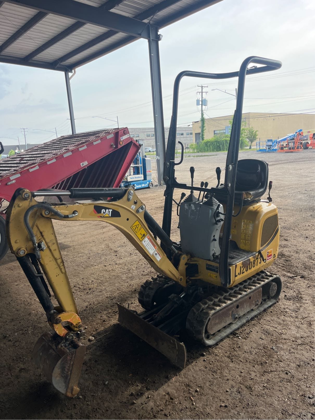 2017 Cat 300.9D