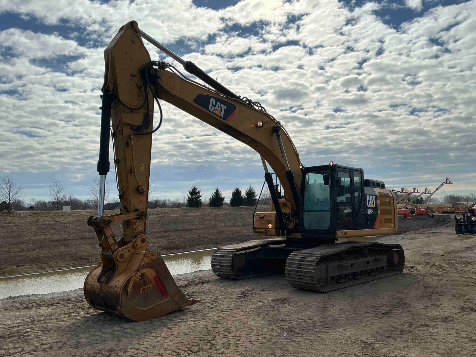 2015 Cat 329FL