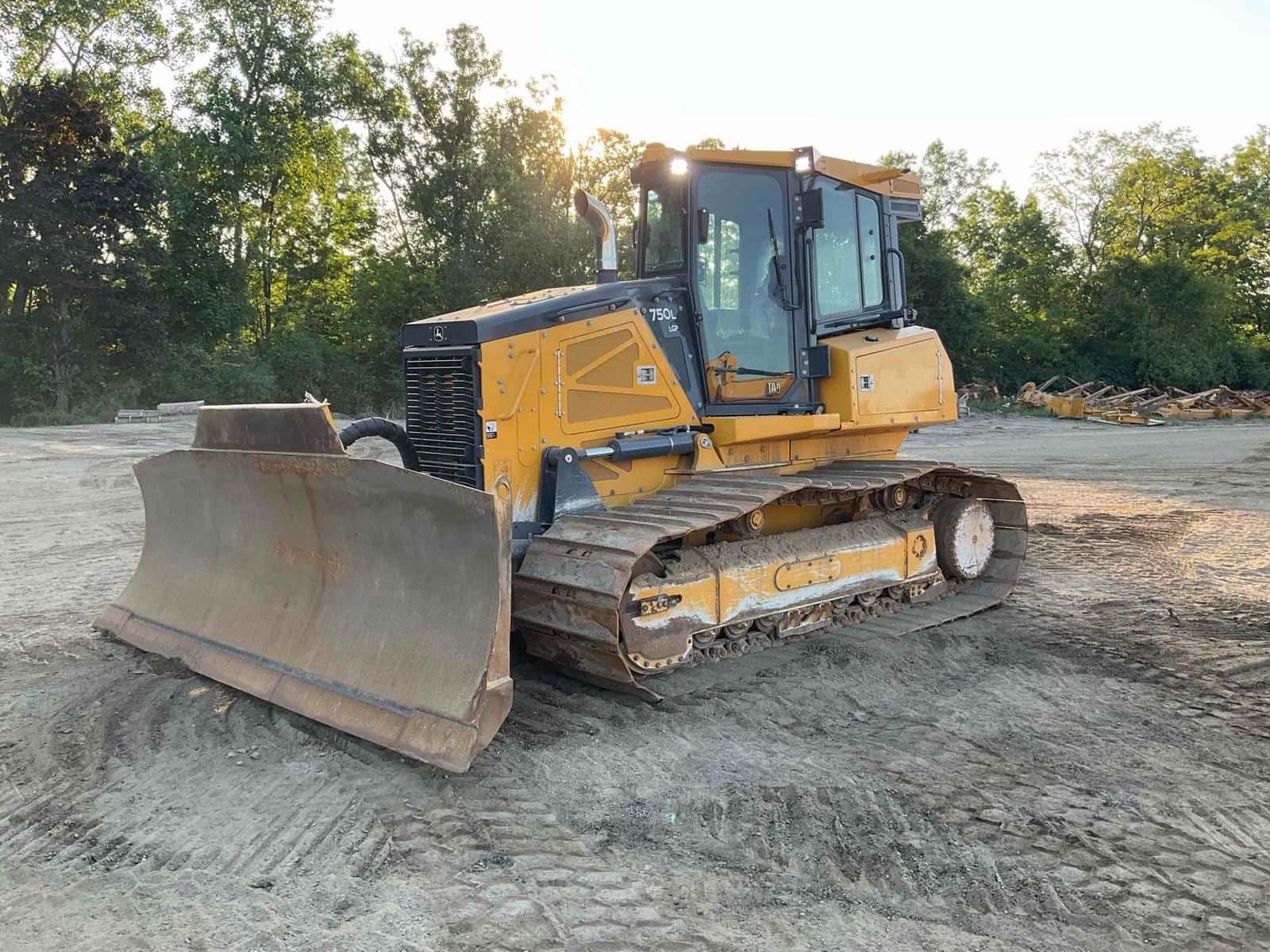 2023 John Deere 750LLGP