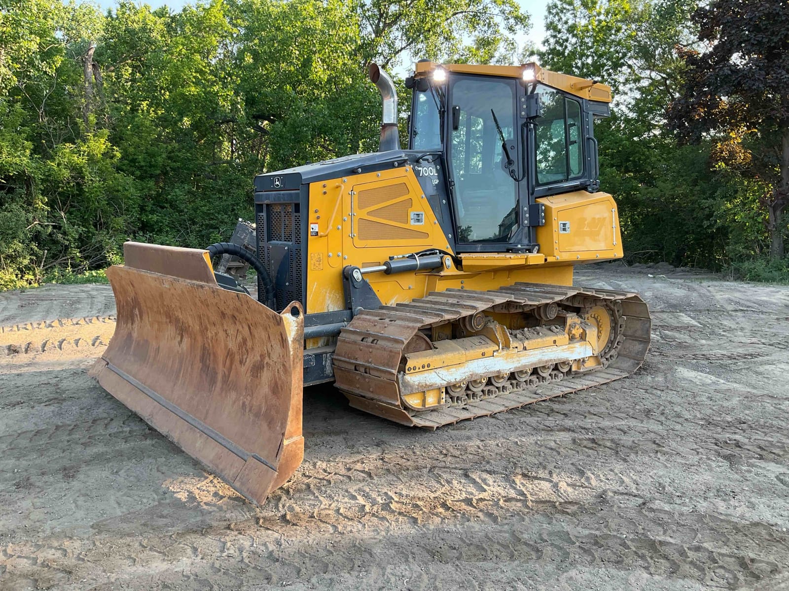 2023 John Deere 700LLGP