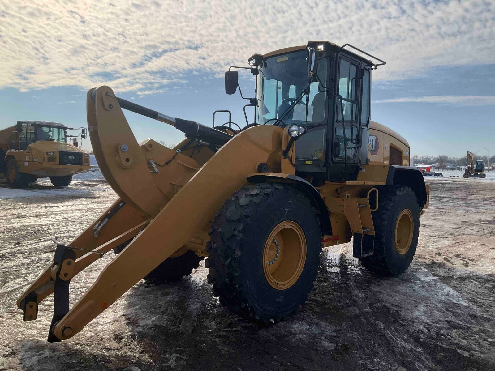 2023 Cat 930M