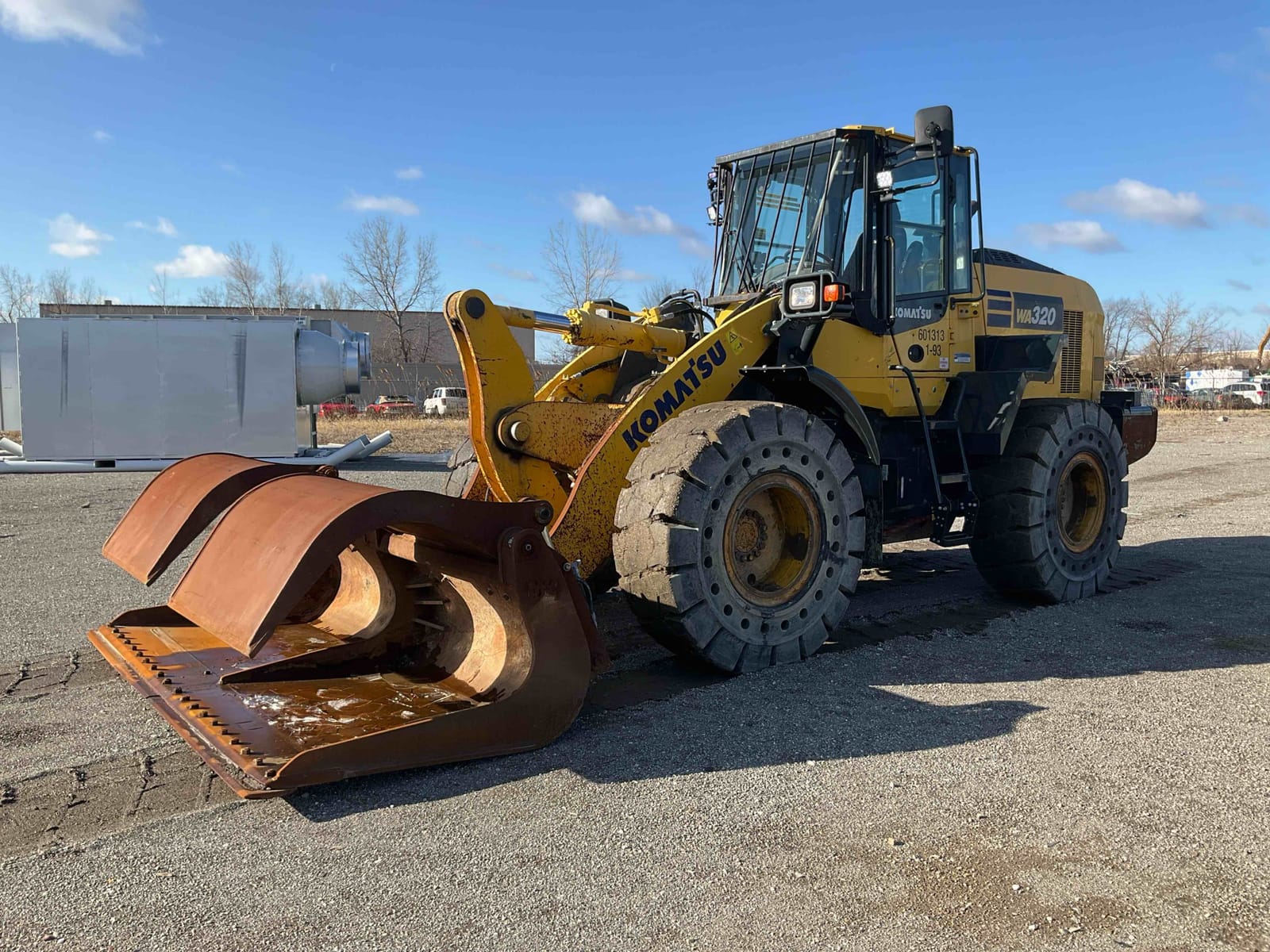 2017 Komatsu WA320-8