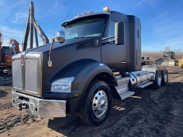 2017 KENWORTH T880
